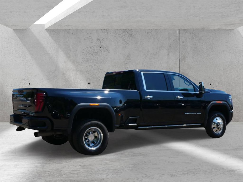 Used 2025 GMC Sierra 3500 Denali Ultimate AWD/4WD image 3