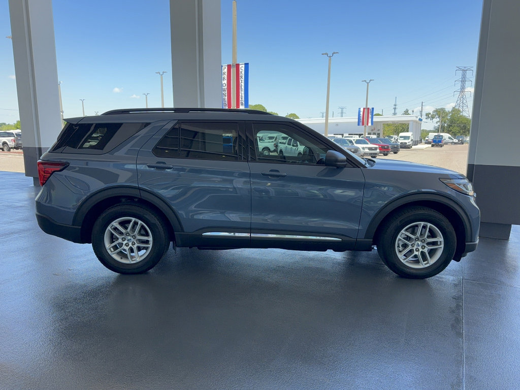 Certified 2025 Ford Explorer Active w/ Active Comfort Package RWD image 5