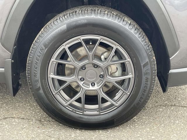 Used 2020 Toyota RAV4 XLE w/ Convenience Package image 9