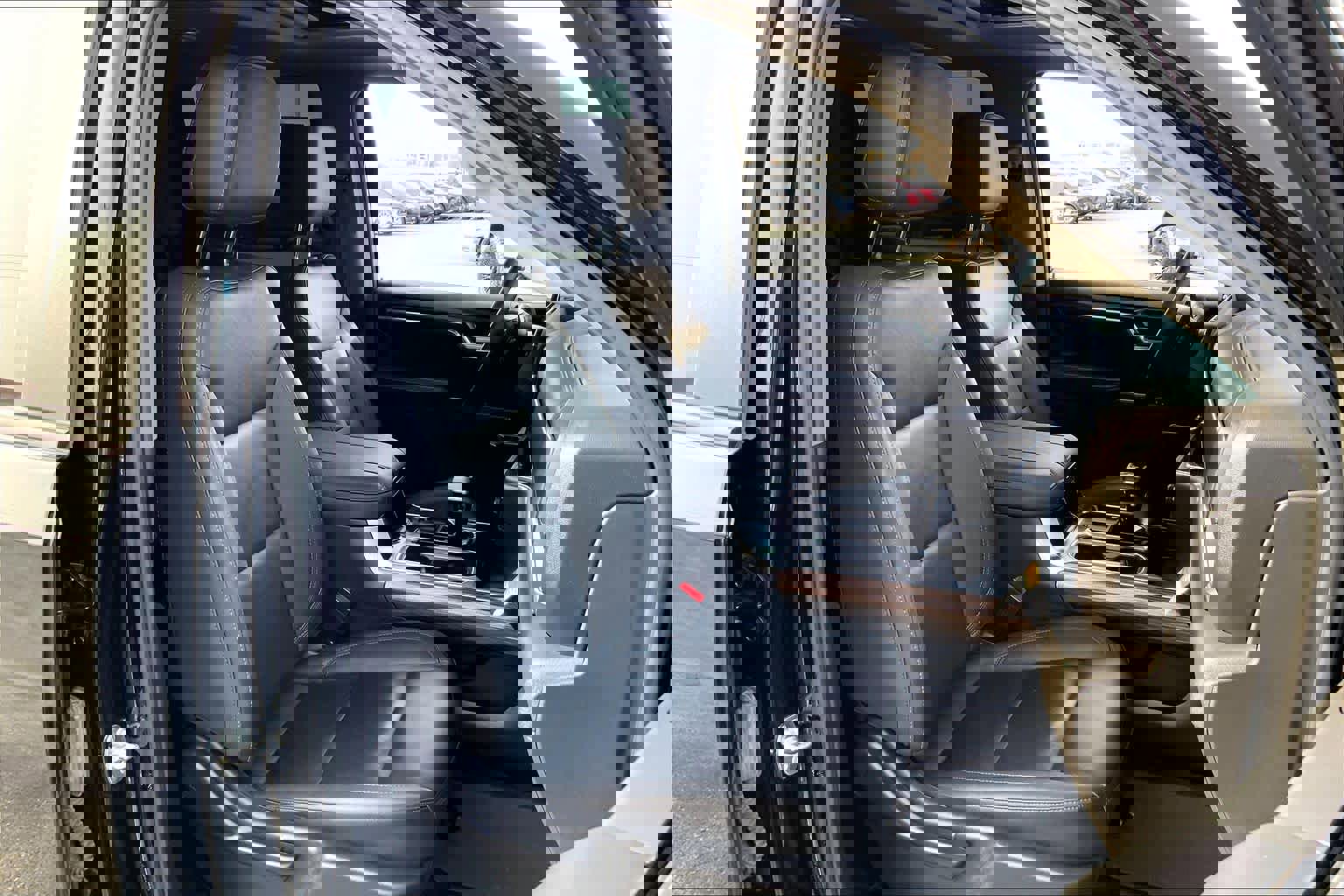 Used 2025 Chevrolet Silverado 1500 LT Trail Boss w/ Convenience Package II image 11