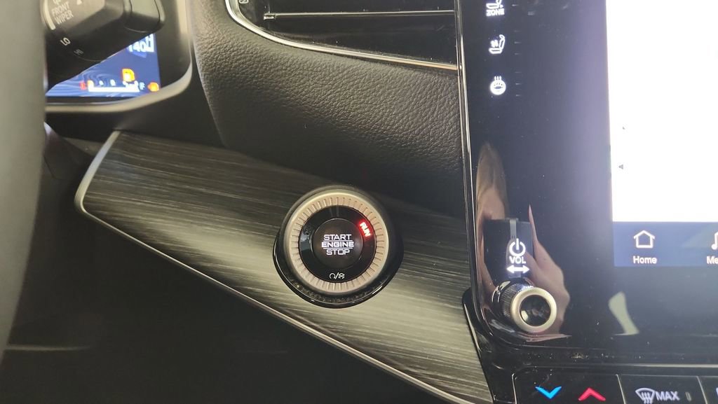 Used 2024 Jeep Wagoneer L Series II w/ Flexible Seating Group image 21