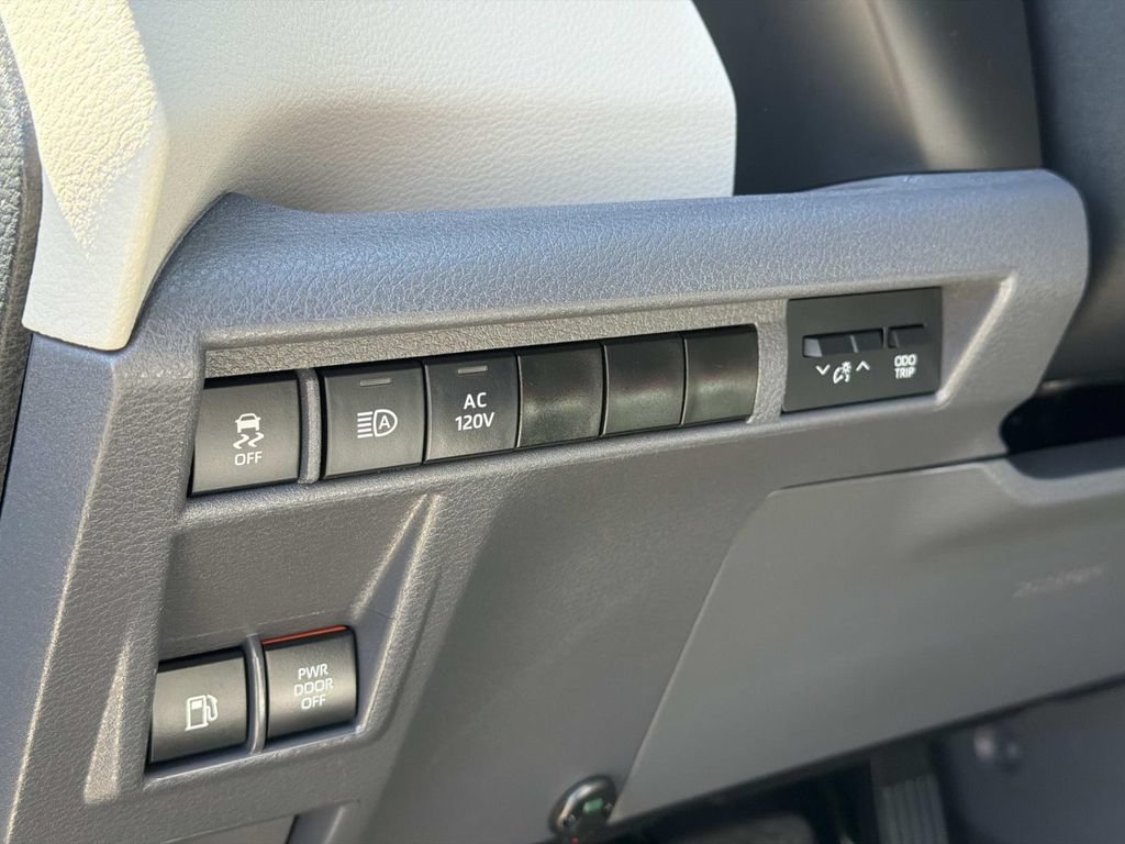 Used 2022 Toyota Sienna Limited AWD/4WD image 26