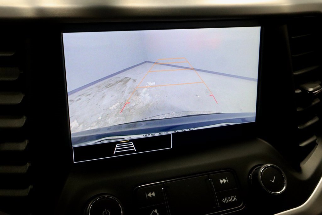 Used 2023 GMC Acadia SLE w/ Driver Convenience Package image 9