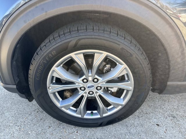 Certified 2022 Ford Explorer Limited w/ Equipment Group 301A RWD image 5