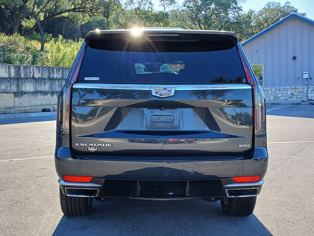 Used 2022 Cadillac Escalade ESV Luxury AWD/4WD image 4