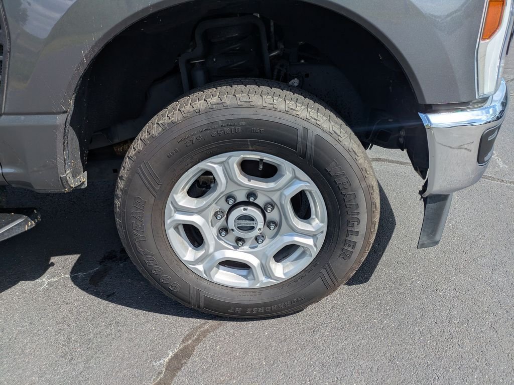 Certified 2025 Ford F250 XLT AWD/4WD image 11