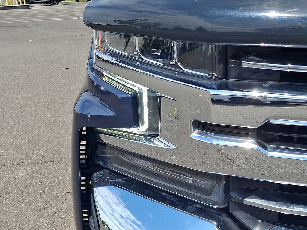 Used 2021 Chevrolet Silverado 1500 LTZ w/ LTZ Premium Package AWD/4WD image 12