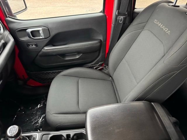 Used 2018 Jeep Wrangler Unlimited Sahara w/ Cold Weather Group image 26