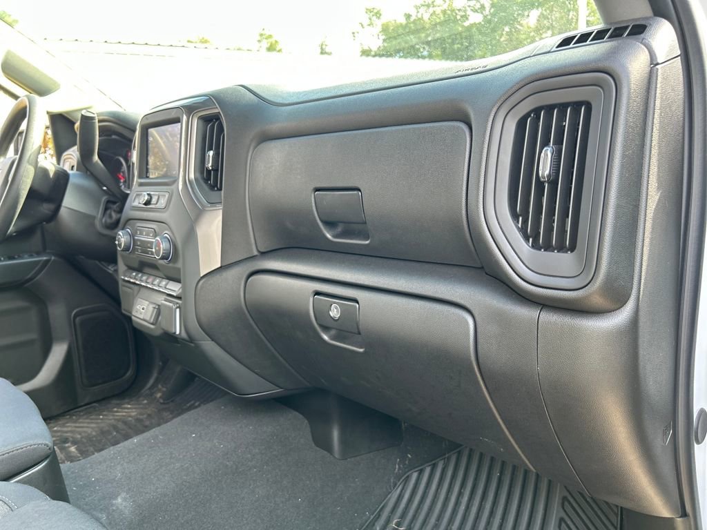 Used 2025 Chevrolet Silverado 1500 Custom image 15