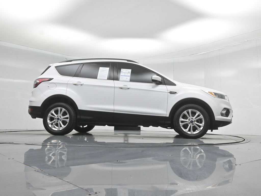 Certified 2018 Ford Escape SE FWD image 47
