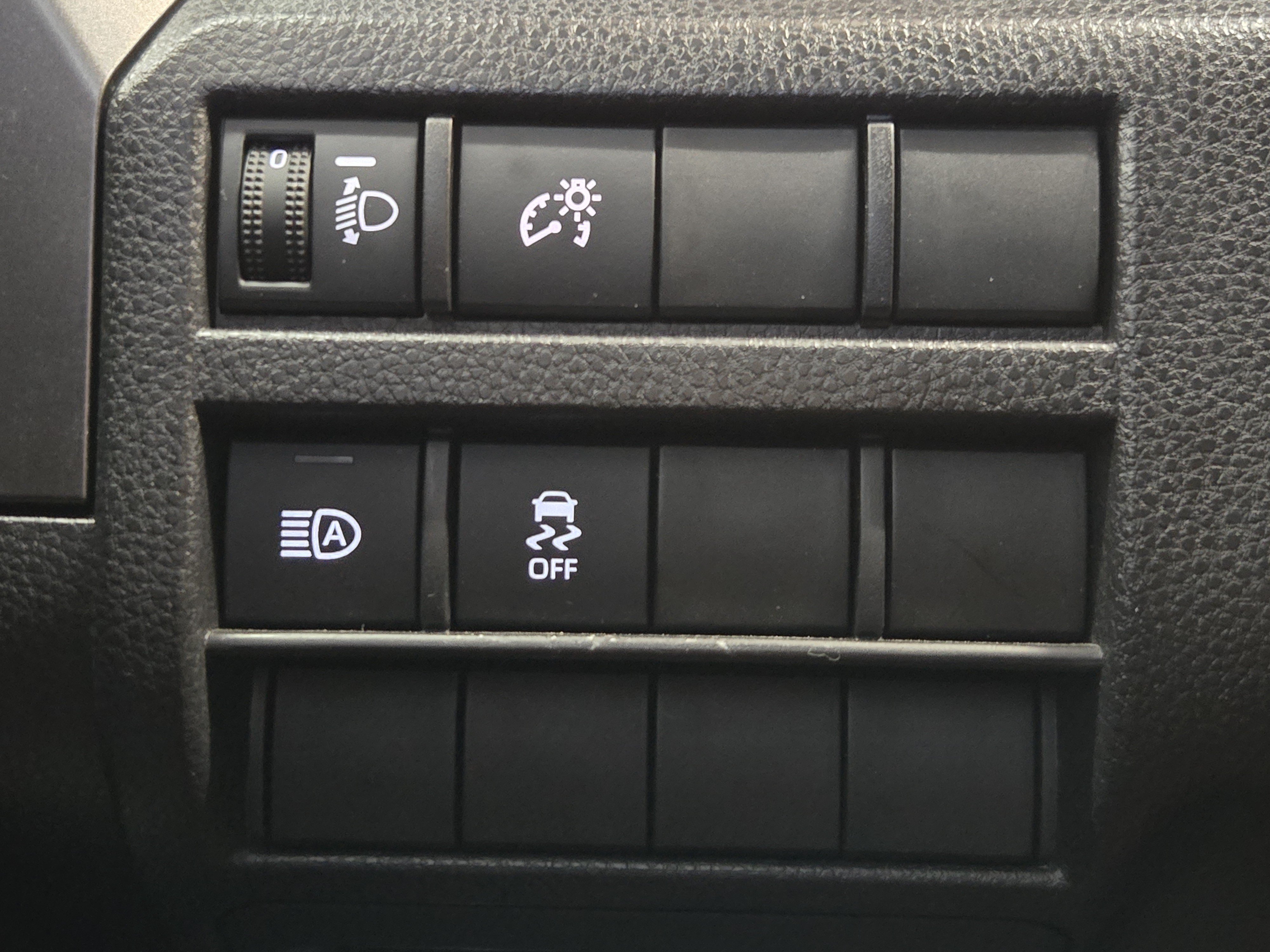 Used 2025 Toyota Tacoma SR5 AWD/4WD image 23
