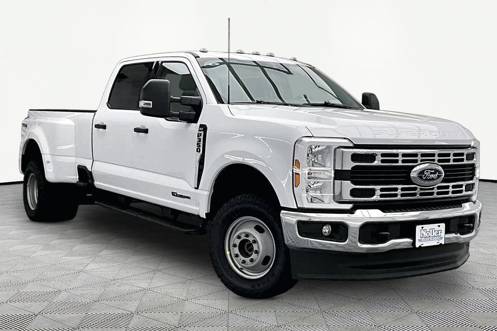 Certified 2025 Ford F350 XLT w/ FX4 Off-Road Package AWD/4WD image 12