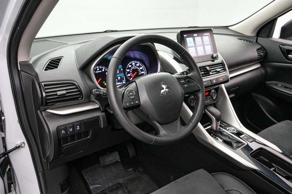 Used 2023 Mitsubishi Eclipse Cross SE image 12