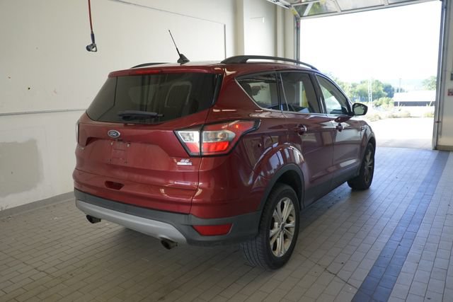 Certified 2018 Ford Escape SE w/ SE Sync 3 Package AWD/4WD image 14