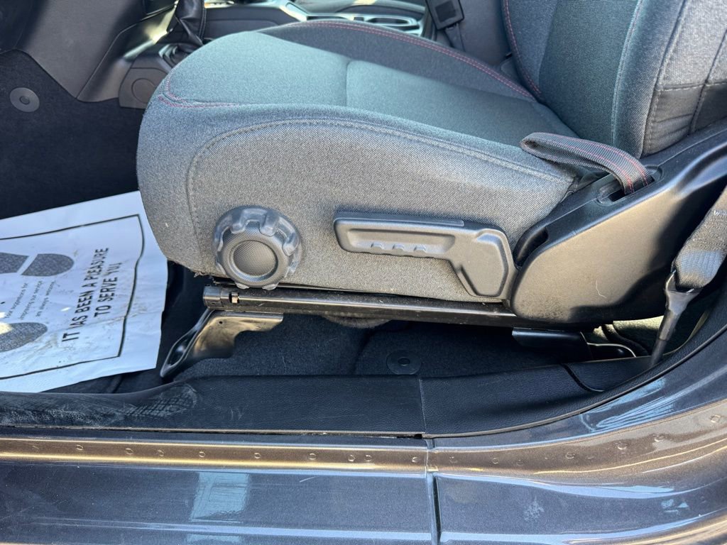 Used 2025 Jeep Wrangler Unlimited Rubicon image 10