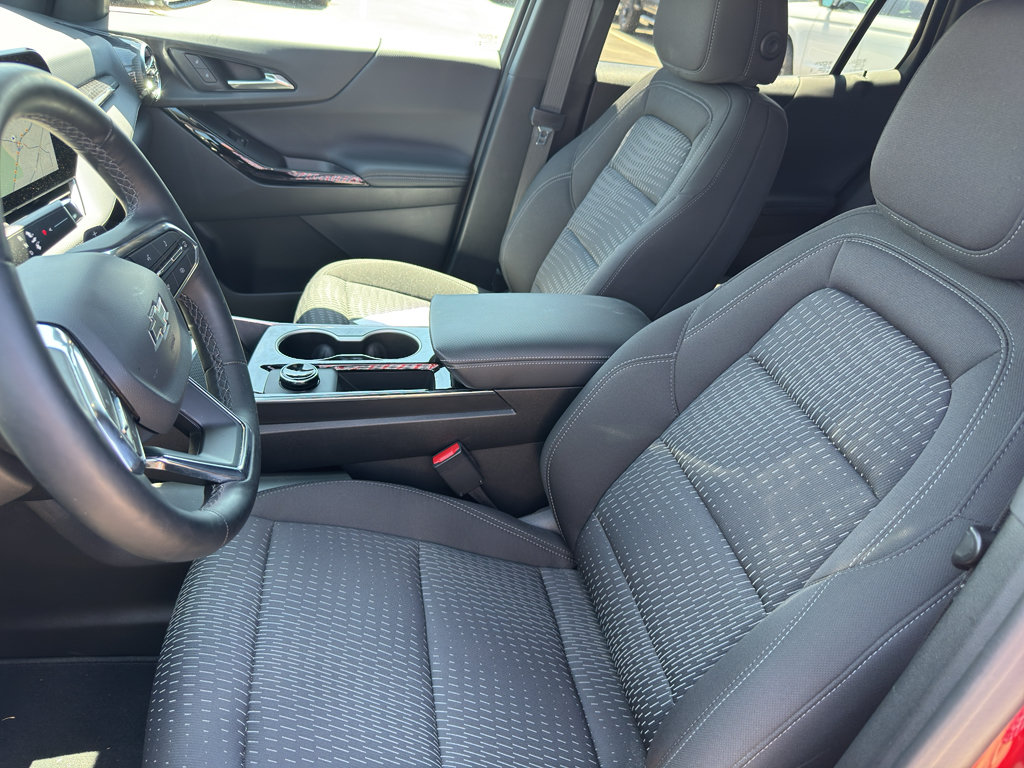 Used 2026 Chevrolet Equinox LT w/ Midnight Edition FWD image 11