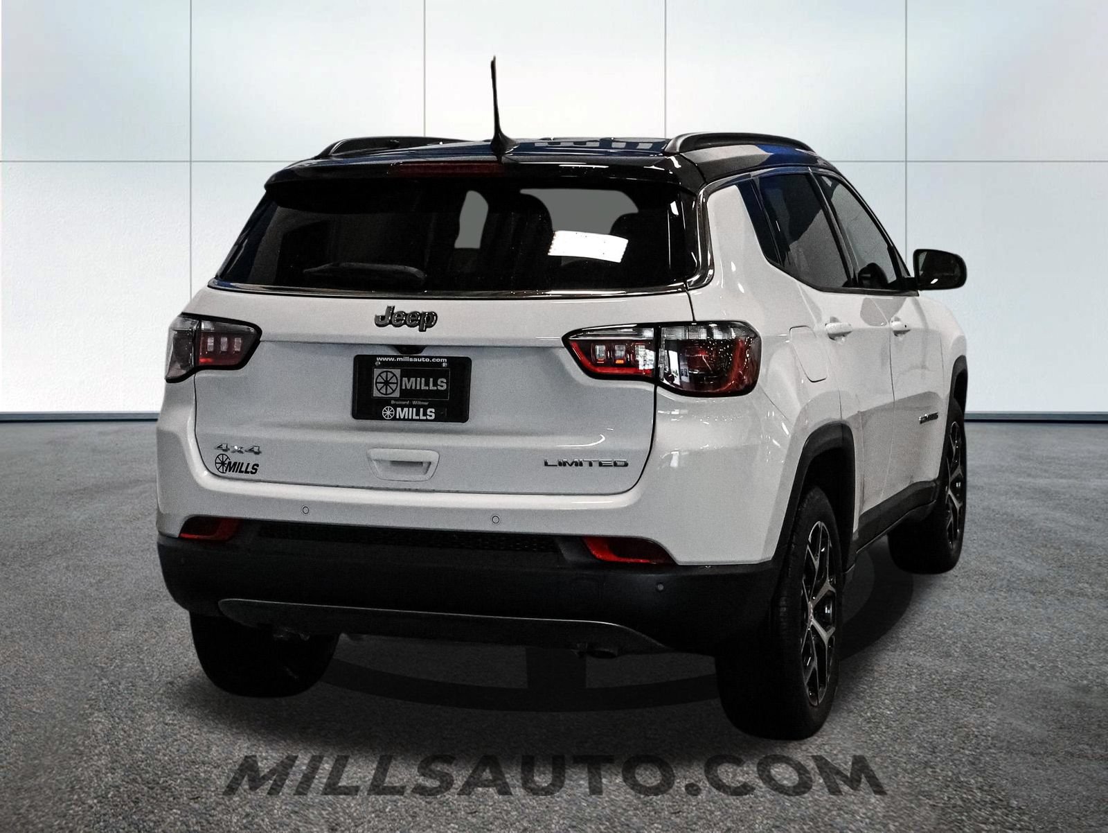 Used 2024 Jeep Compass Limited AWD/4WD image 7