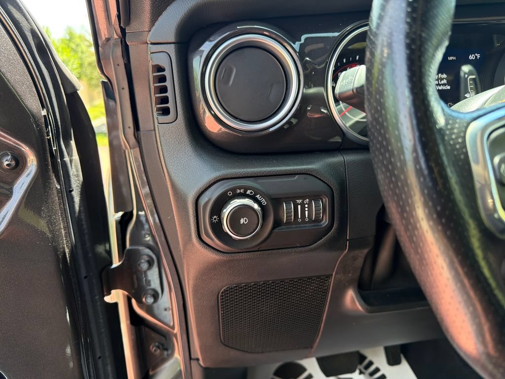 Used 2021 Jeep Wrangler Unlimited Rubicon AWD/4WD image 14