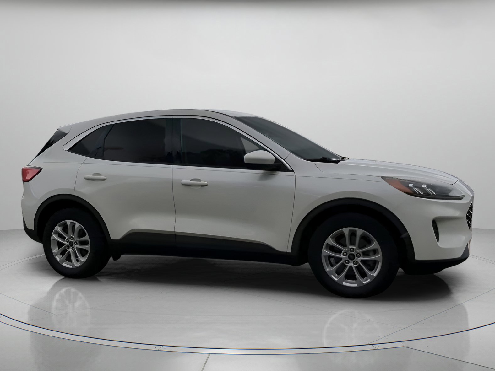 Certified 2020 Ford Escape SE image 29