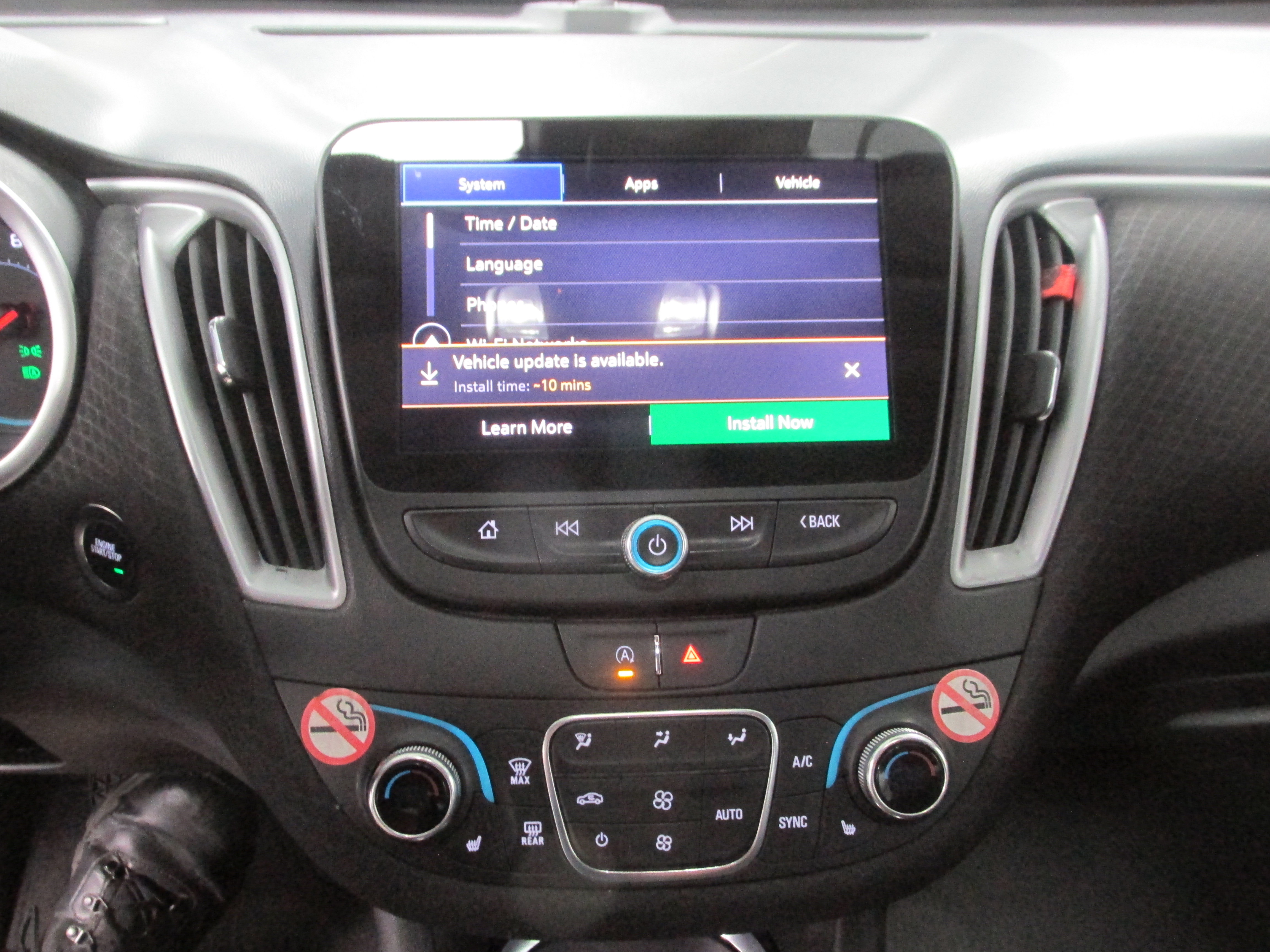 Used 2024 Chevrolet Malibu LT FWD image 34