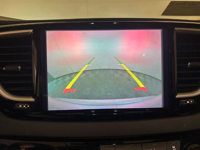 Used 2023 Chrysler Pacifica Touring-L FWD image 27