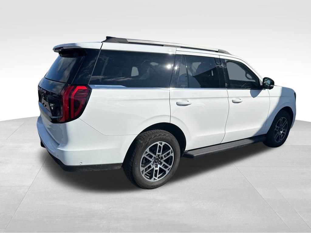 Certified 2025 Ford Expedition Active image 7