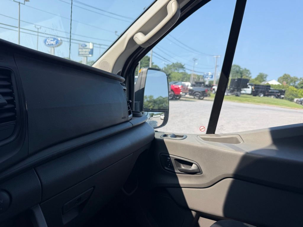 Certified 2025 Ford Transit 250 Low Roof w/ Exterior Upgrade Package RWD image 13