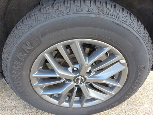 Used 2024 Nissan Rogue S AWD/4WD image 13