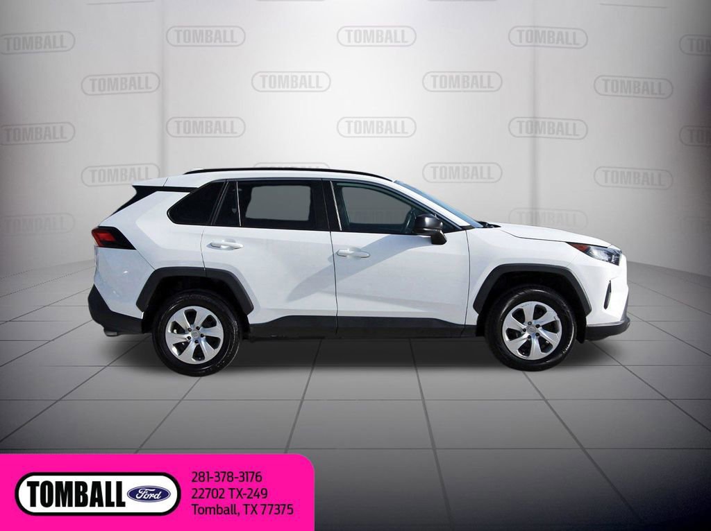 Used 2021 Toyota RAV4 LE FWD image 6