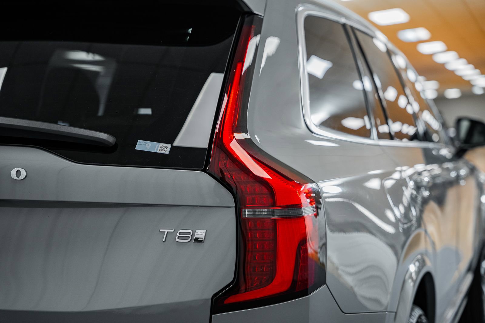 Used 2025 Volvo XC90 T8 Ultra w/ Protection Package Premier image 7