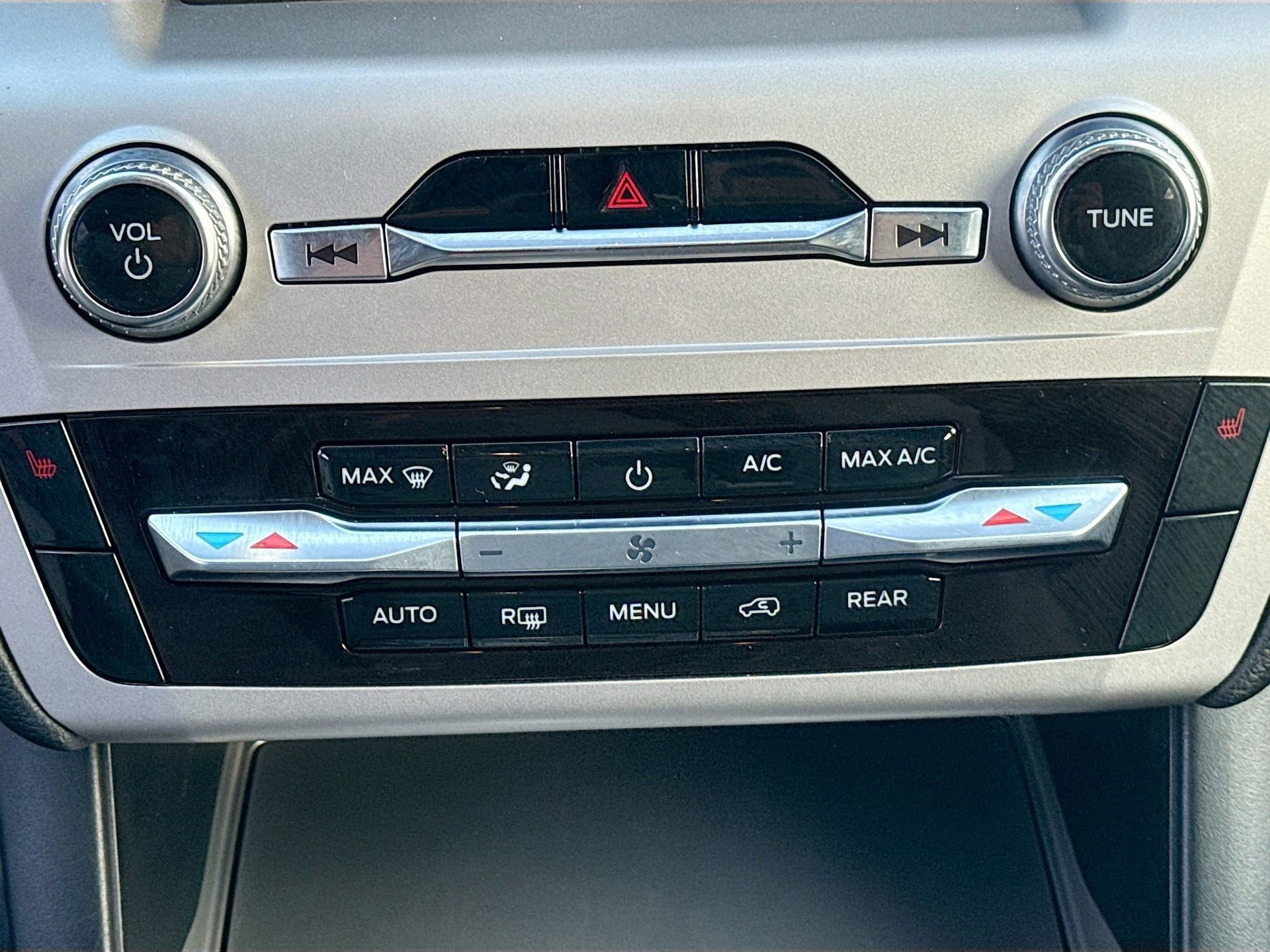 Certified 2022 Ford Explorer XLT image 18