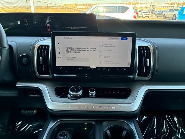 Certified 2025 Ford Expedition Platinum image 10