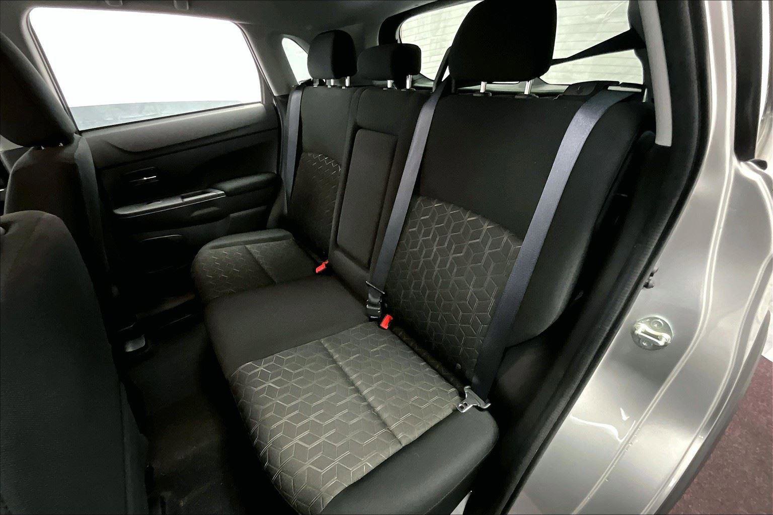 Used 2024 Mitsubishi Outlander Sport ES image 25