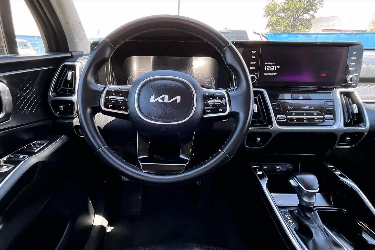Used 2022 Kia Sorento S FWD image 6