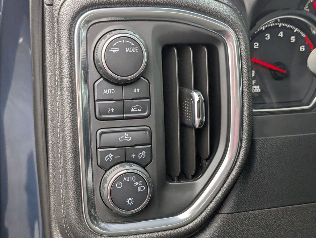 Used 2022 Chevrolet Silverado 1500 LT image 38