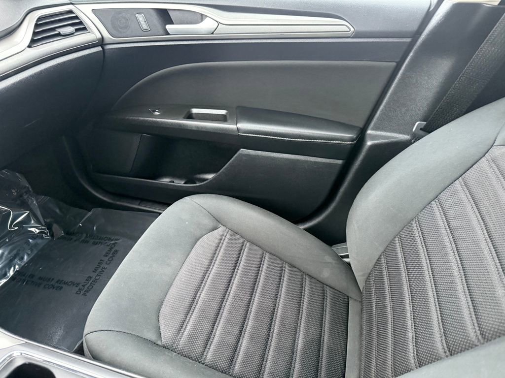 Certified 2020 Ford Fusion SE image 16