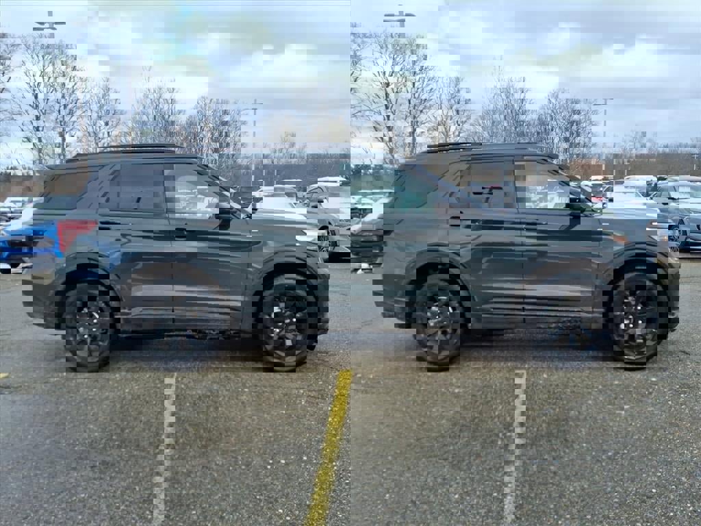 Certified 2023 Ford Explorer ST-Line w/ Class IV Trailer Tow Package image 9