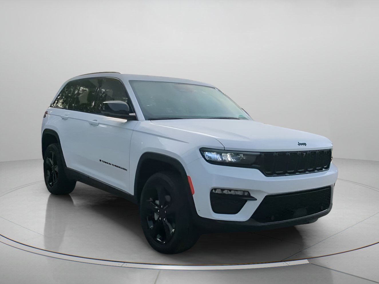 Used 2023 Jeep Grand Cherokee Limited w/ Luxury Tech Group II AWD/4WD image 2