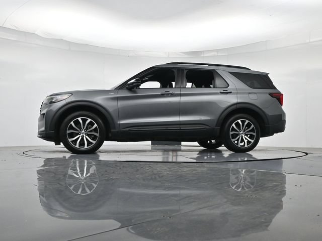 Certified 2025 Ford Explorer ST-Line AWD/4WD image 39