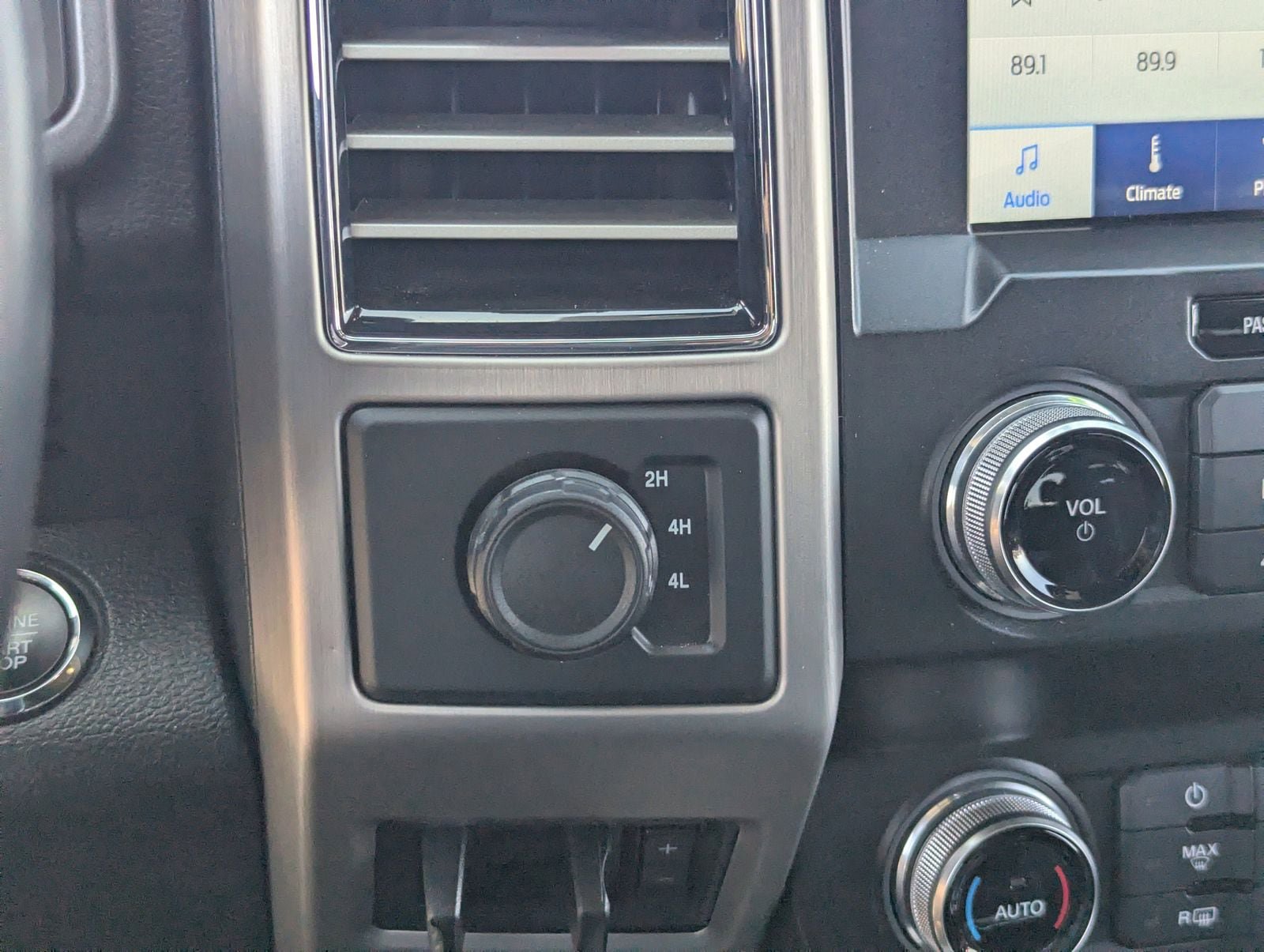 Certified 2021 Ford F450 Platinum w/ FX4 Off-Road Package AWD/4WD image 24