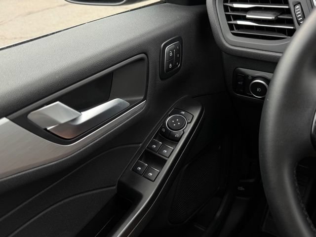 Certified 2025 Ford Escape Platinum AWD/4WD image 26