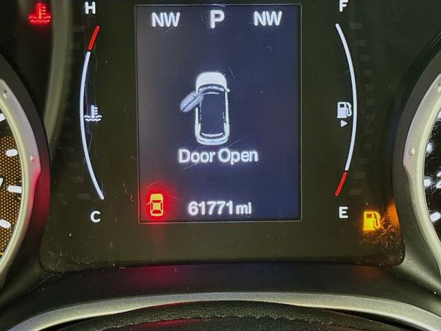 Used 2018 Jeep Compass Latitude w/ Cold Weather Group image 12