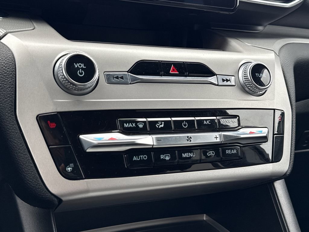 Certified 2022 Ford Explorer XLT w/ Equipment Group 202A image 23