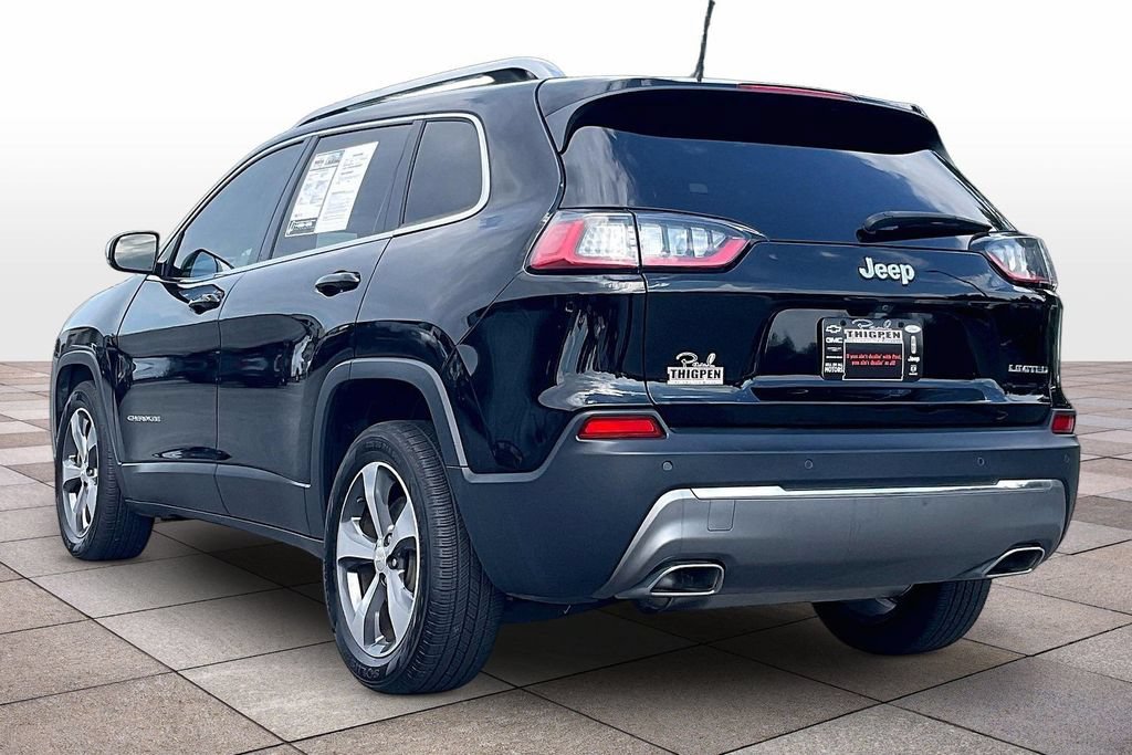 Used 2019 Jeep Cherokee Limited w/ Luxury Group FWD image 2