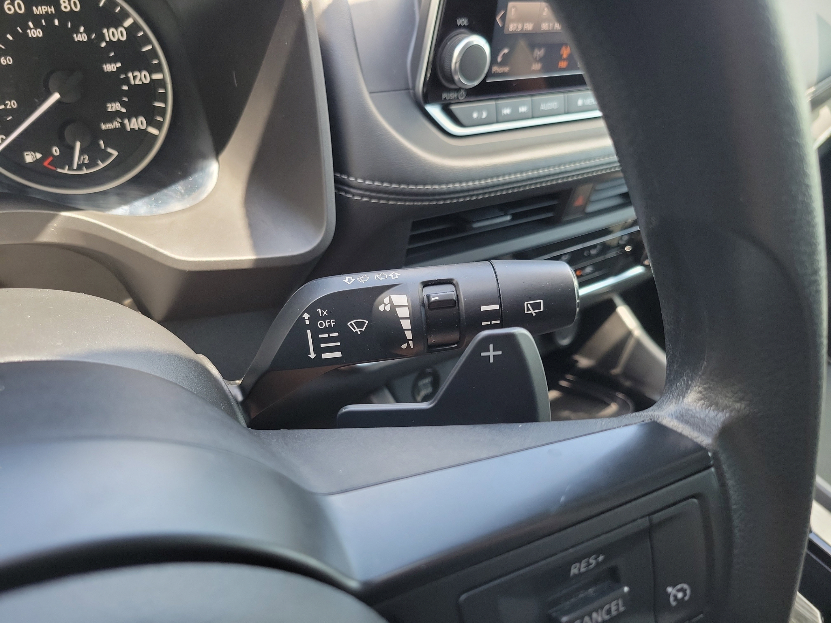 Used 2024 Nissan Rogue S AWD/4WD image 23