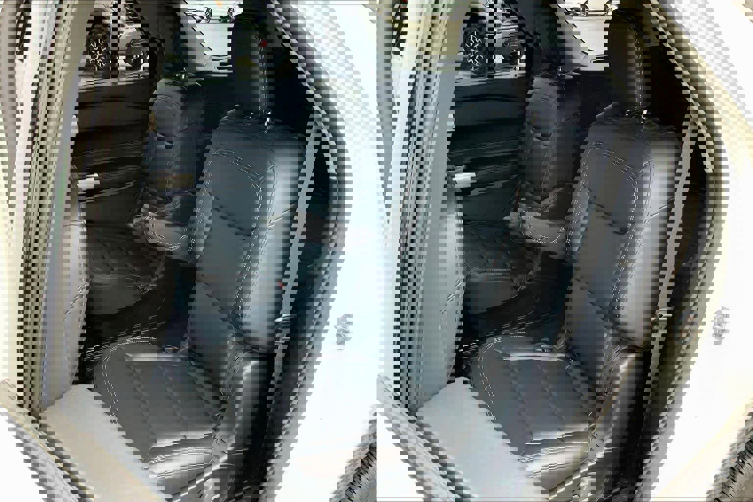 Certified 2022 Ford Explorer XLT w/ Equipment Group 202A image 19