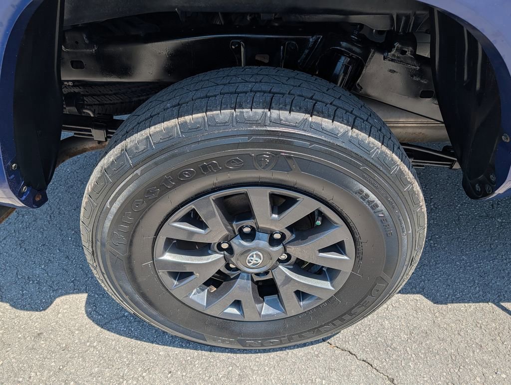 Used 2022 Toyota Tacoma SR5 AWD/4WD image 29