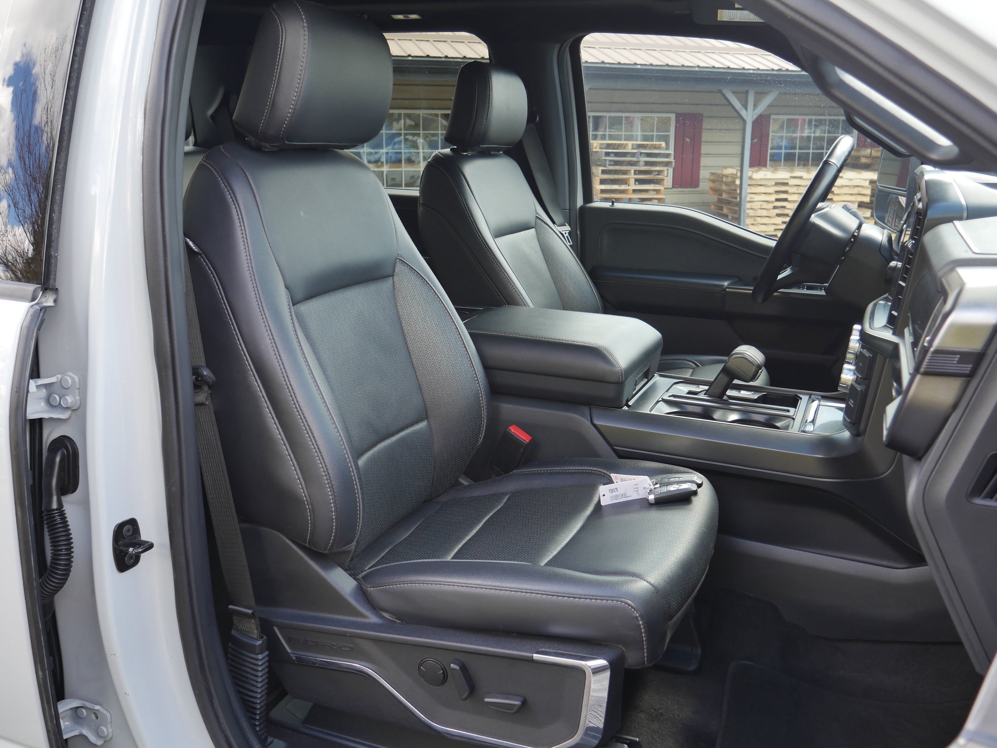 Certified 2024 Ford F150 Lariat w/ Tow/Haul Package AWD/4WD image 31
