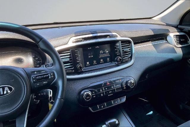 Used 2017 Kia Sorento AWD w/ LX Convenience Package image 6