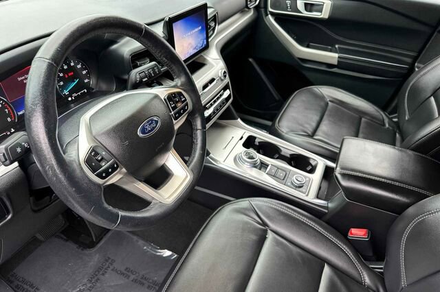 Certified 2023 Ford Explorer XLT w/ Equipment Group 202A image 4